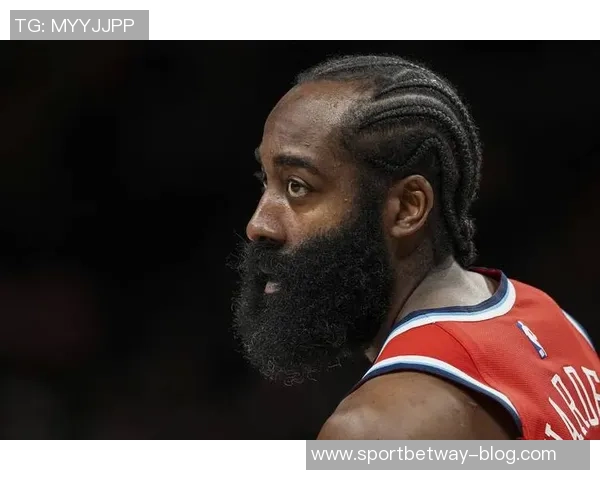 哈登成为NBA历史首位持有两个球队单场得分纪录的球员