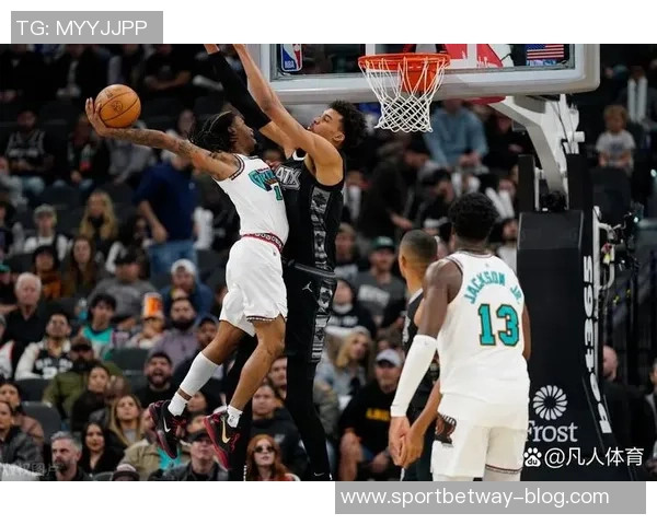 文班亚马全场表现抢眼尽管球队失利依然砍下32分7篮板5盖帽精彩表现令人赞叹 文班亚马全场表现抢眼尽管球队失利依然砍下32分7篮板5盖帽精彩表现令人赞叹