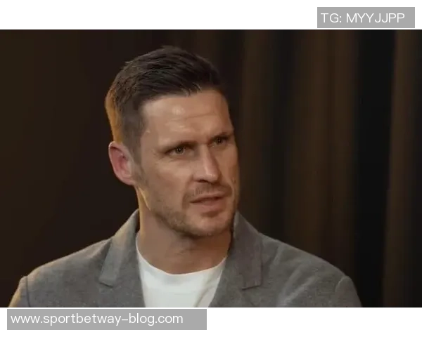 多特蒙德总监凯尔或将加盟汉堡担任更高职位引发关注 多特蒙德总监凯尔或将加盟汉堡担任更高职位引发关注