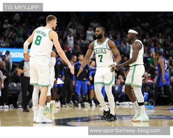 明天绿军客场挑战步行者杰伦布朗因背部痉挛出战可能性不大豪泽状态成疑