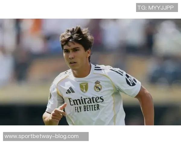 皇马国王杯海报揭晓贡萨洛加西亚独自亮相引关注 皇马国王杯海报揭晓贡萨洛加西亚独自亮相引关注